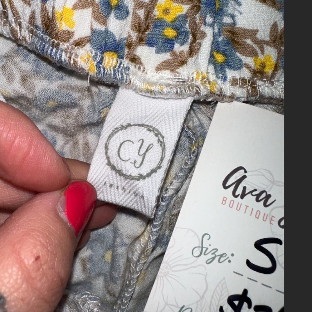 Blue Floral Linen Shorts - Picture 5 of 9
